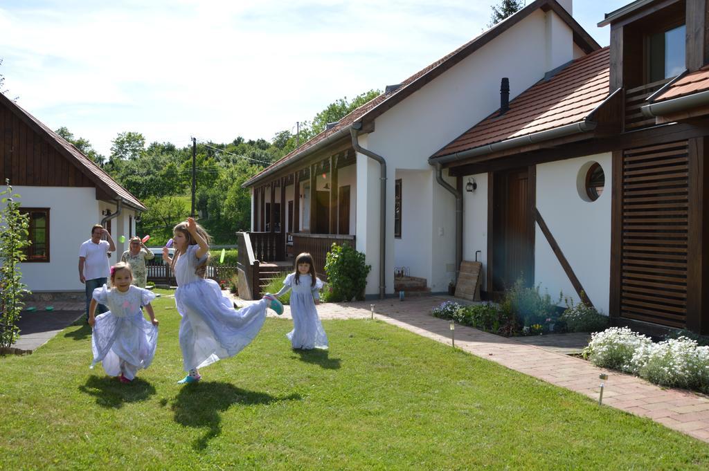 Fruktárium vendégház Trizs Exterior foto